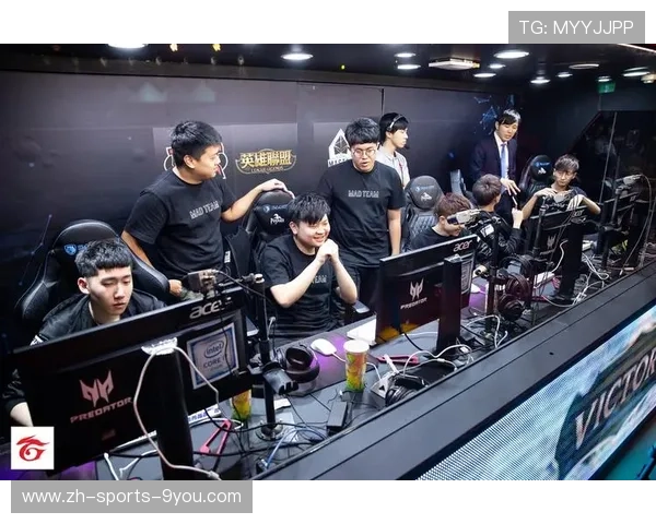 《电竞赛事现场：激烈对抗引爆全场》，电竞比赛场景